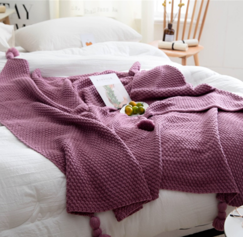 ﻿Nordic fringed knit ball wool shawl sofa leisure blanket